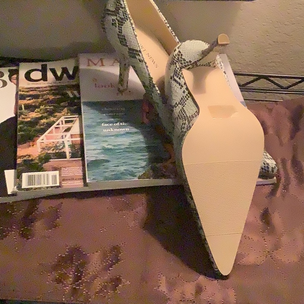 Gray and black 2 inch heel snakeskin - Picture 3 of 4